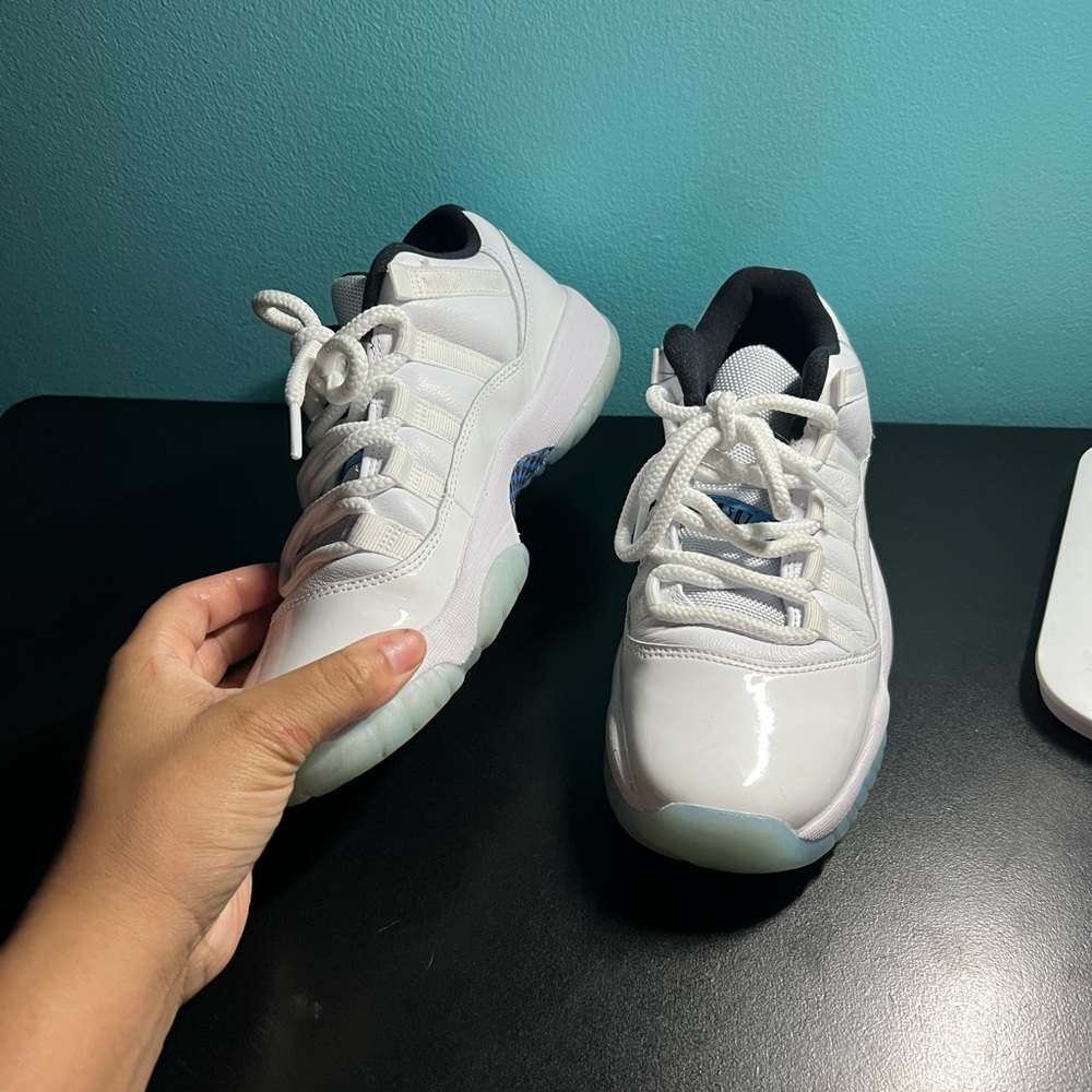 Columbia Blue 11 Low Size 7